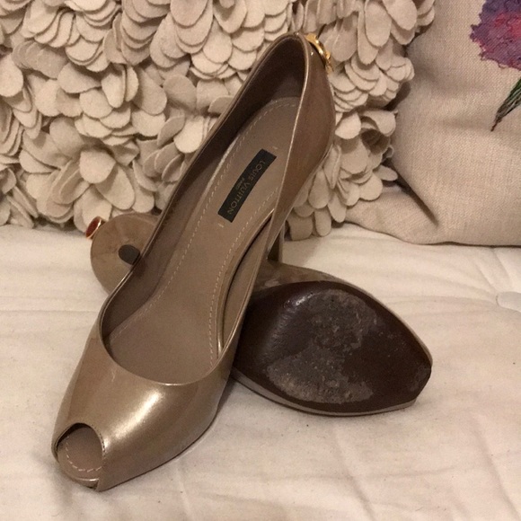 Louis Vuitton Shoes - Picture 4 of 5